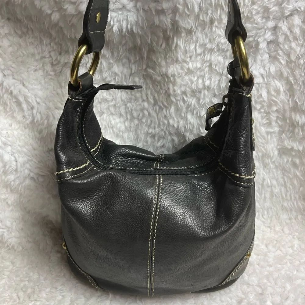 Fossil Black leather bucket style shoulder bag stitch accent & brass hardwares